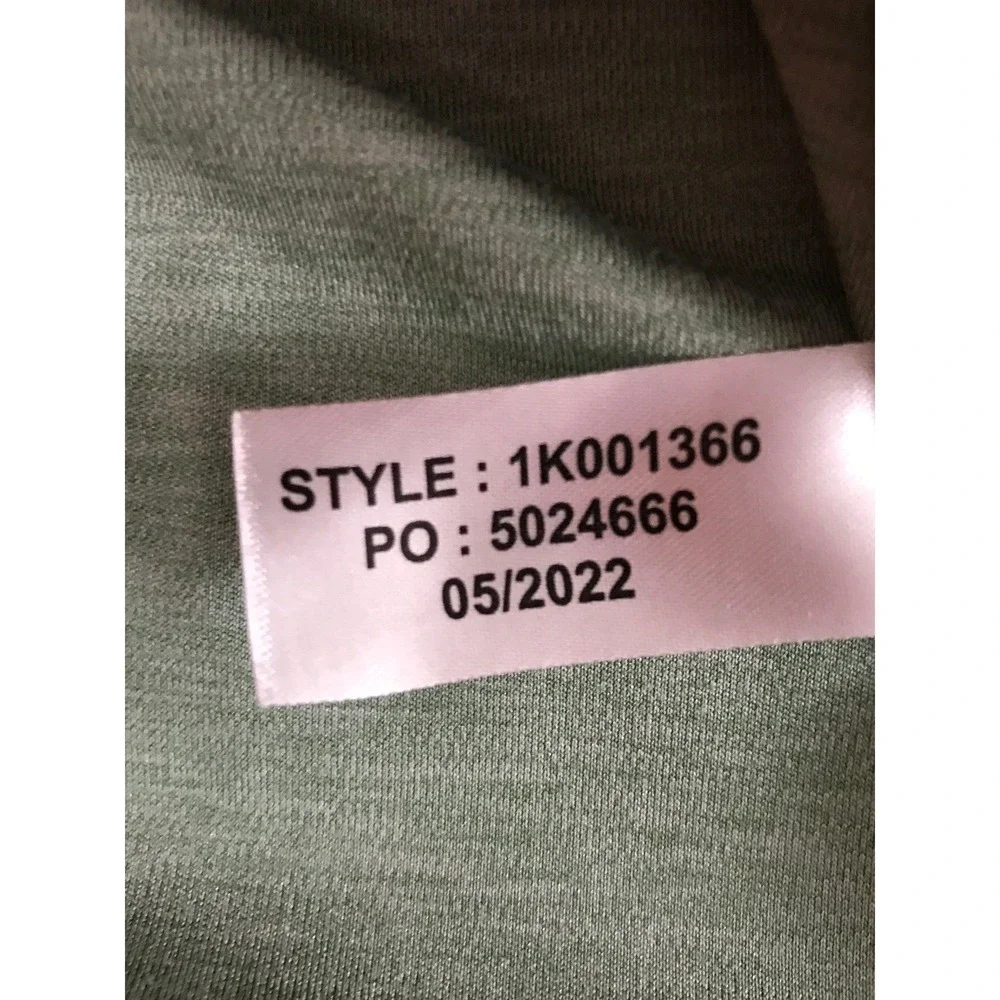 Vineyard Vines photo quarter stain