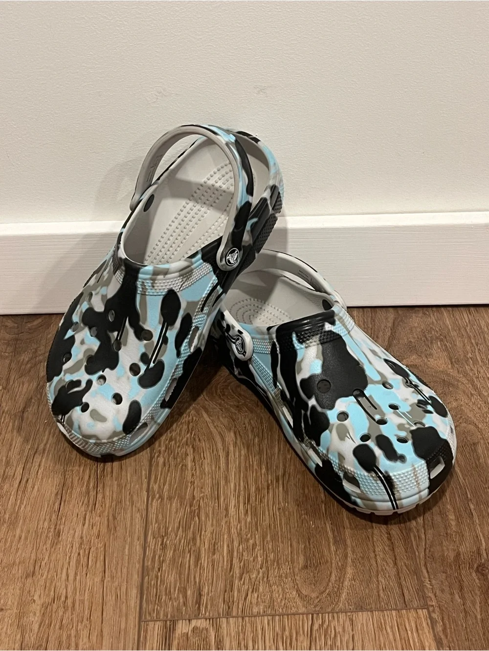 CROCS lightweight women’s black