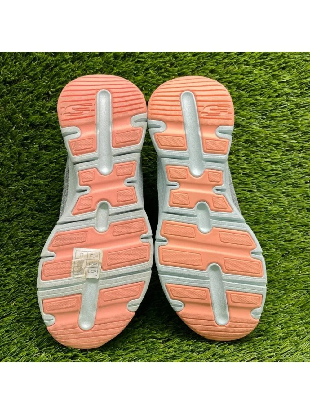 Skechers Arch Fit Comfy Wave Womens Size 6 Gray Pink Running Shoes Sneakers