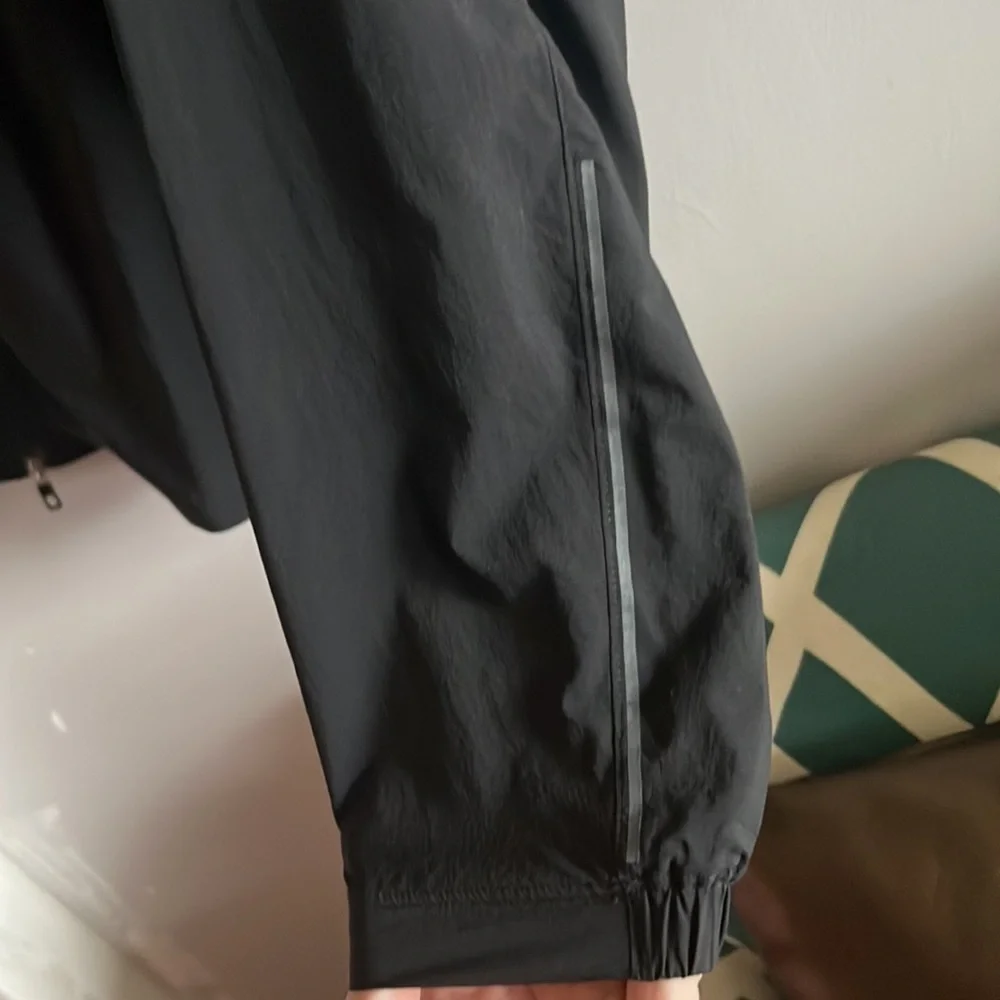 Lululemon lightweight jacket
