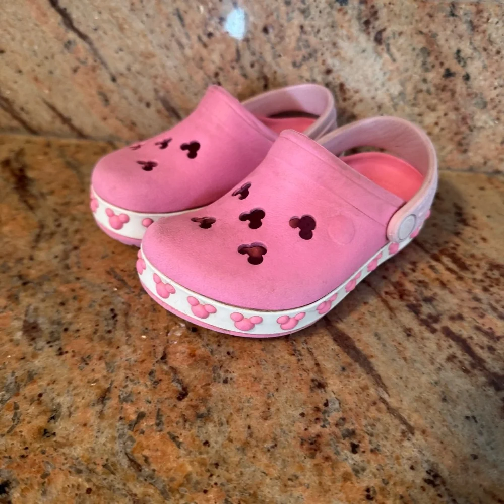 CROCS great size