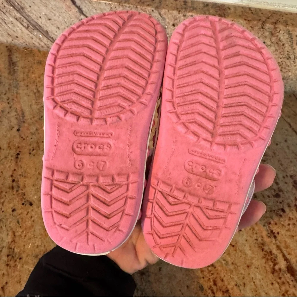 CROCS great size