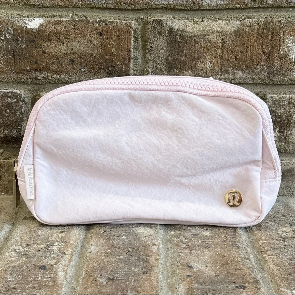 NWT Lululemon Everywhere Belt Bag In Blissful Pink/Gold