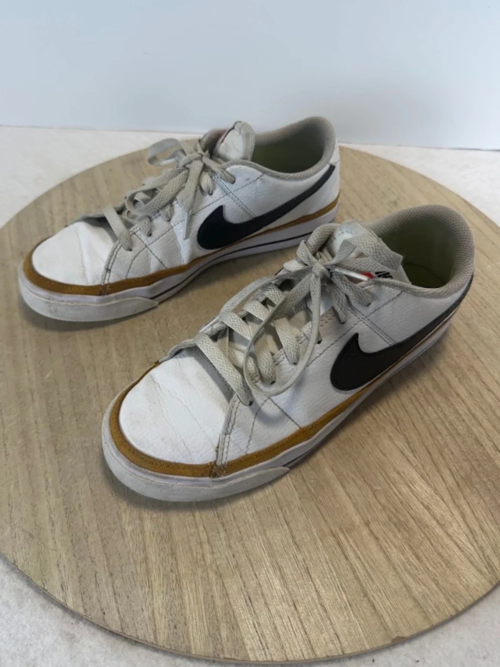 Nike Court Legacy White Black Gum Sneakers Men's 6 Women's 8 UK 5.5 EU 39