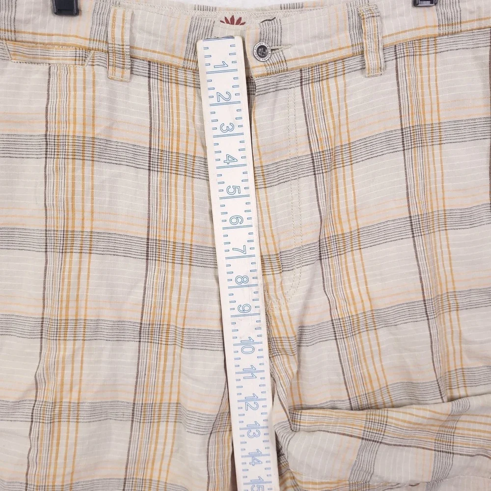 Tommy Bahama Linen Silk Shorts Size 38 Plaid Beach Resortwear Vocation Travel