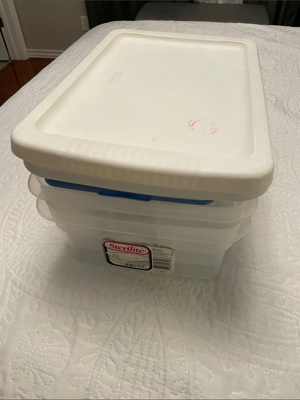 Sterilite lightly used