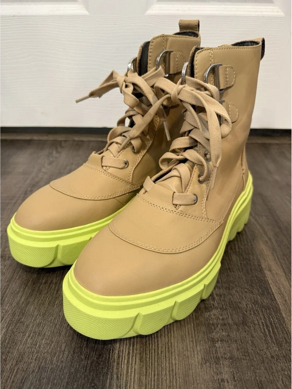 Sorel Caribou X Lace-Up Waterproof Platform Boots Women Sz 9.5 Tan Green Leather