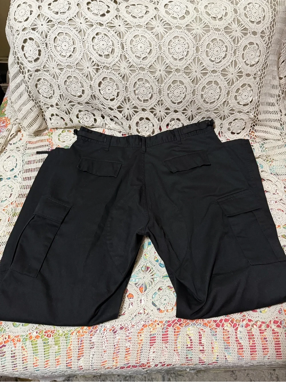 Men's Black Cargo Pants with Utility Pockets - Classic Workwear