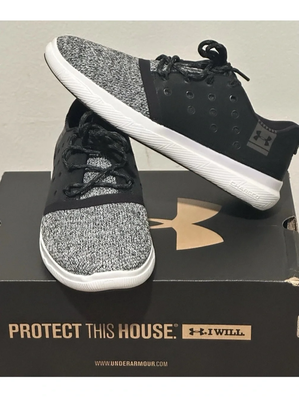 Under Armour low top