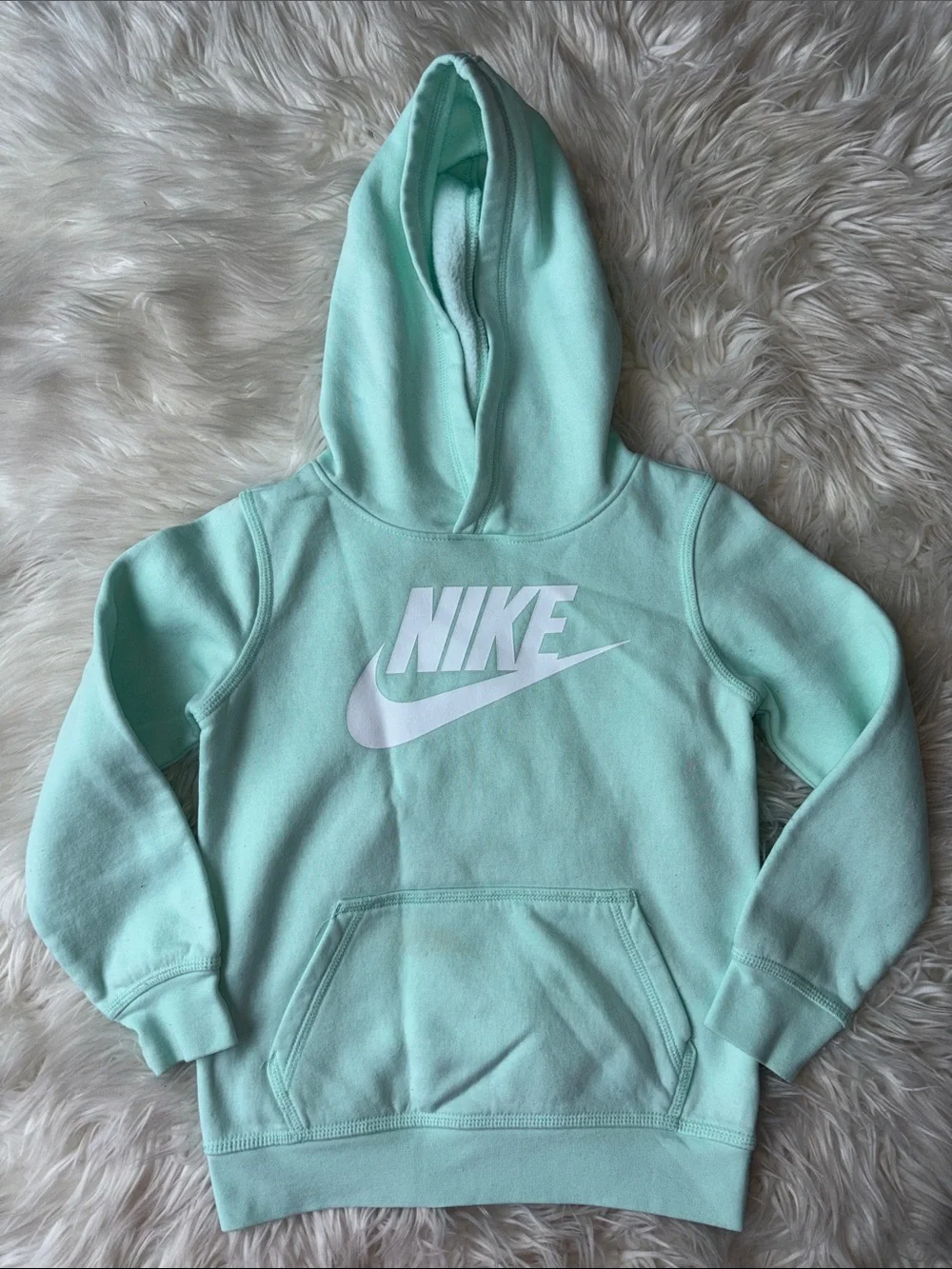 Nike set shows