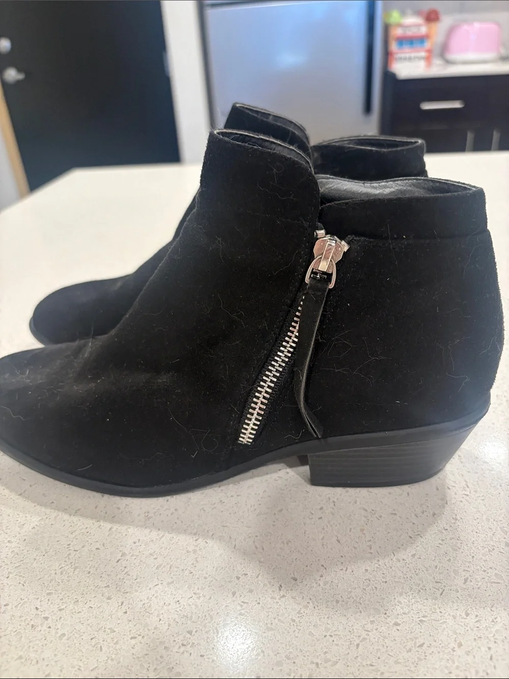 N/A stylish black