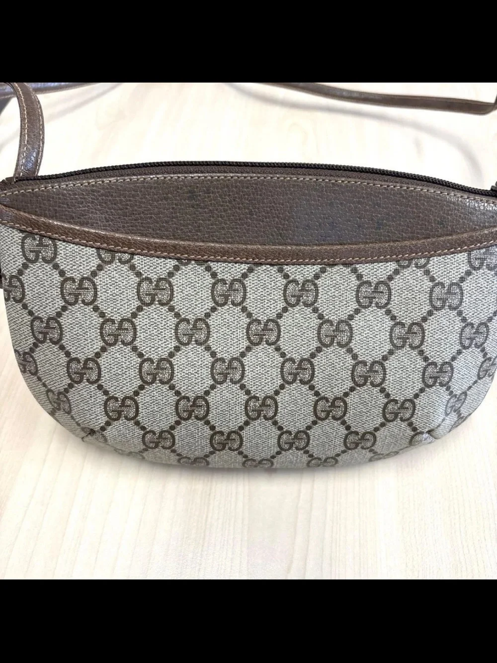 Gucci front brown