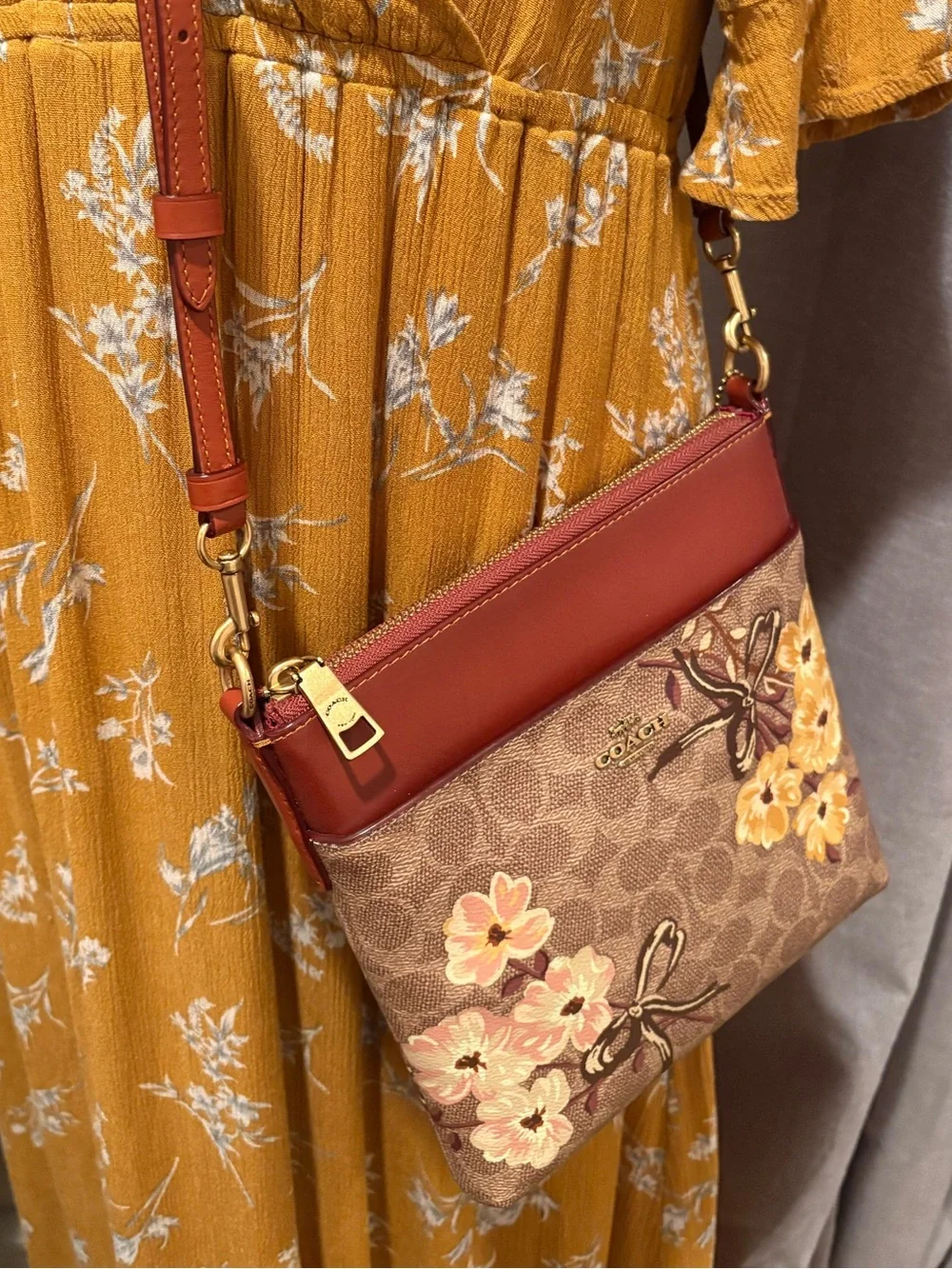 Coach kit crossbody