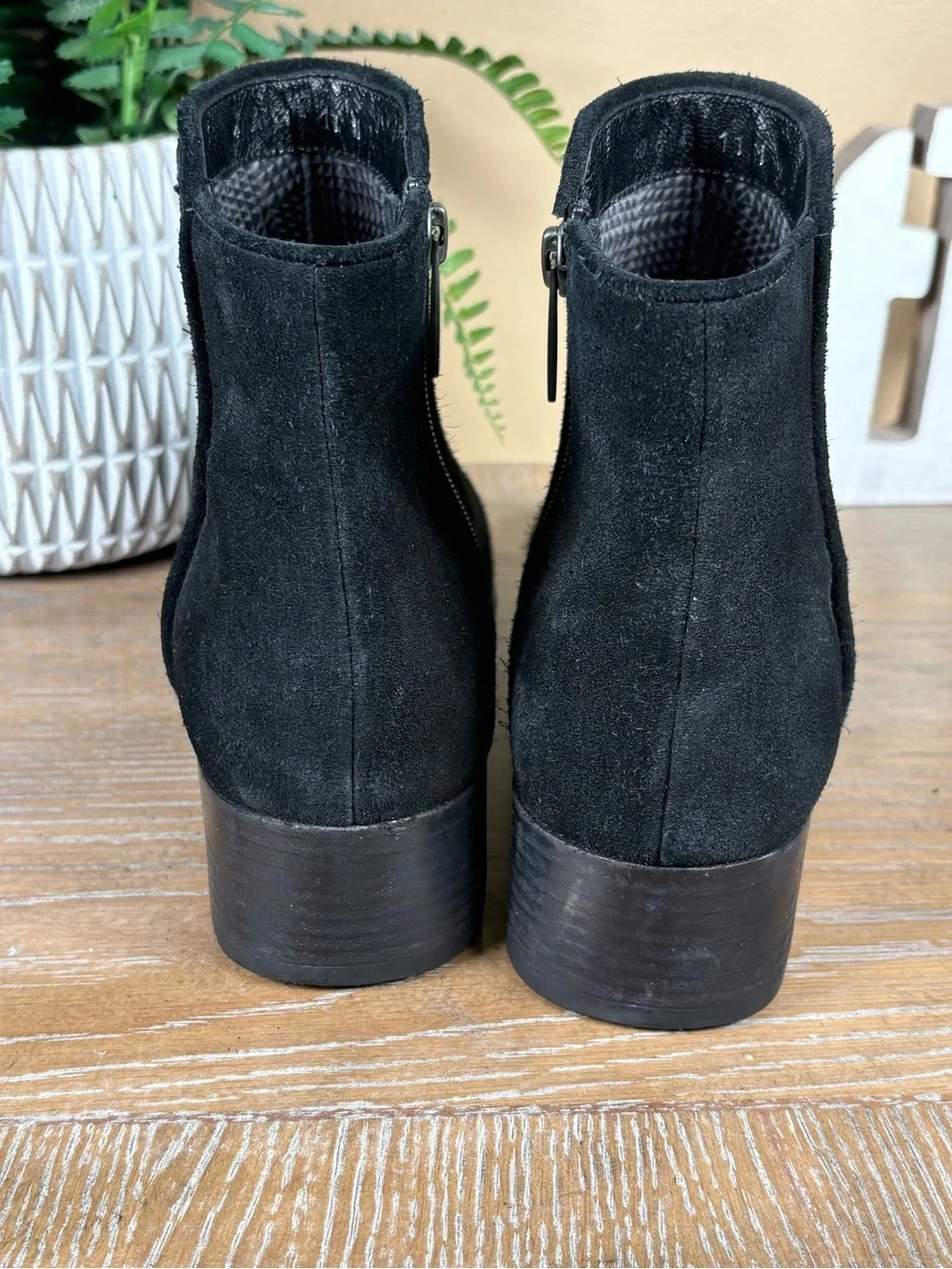 Aquatalia women black
