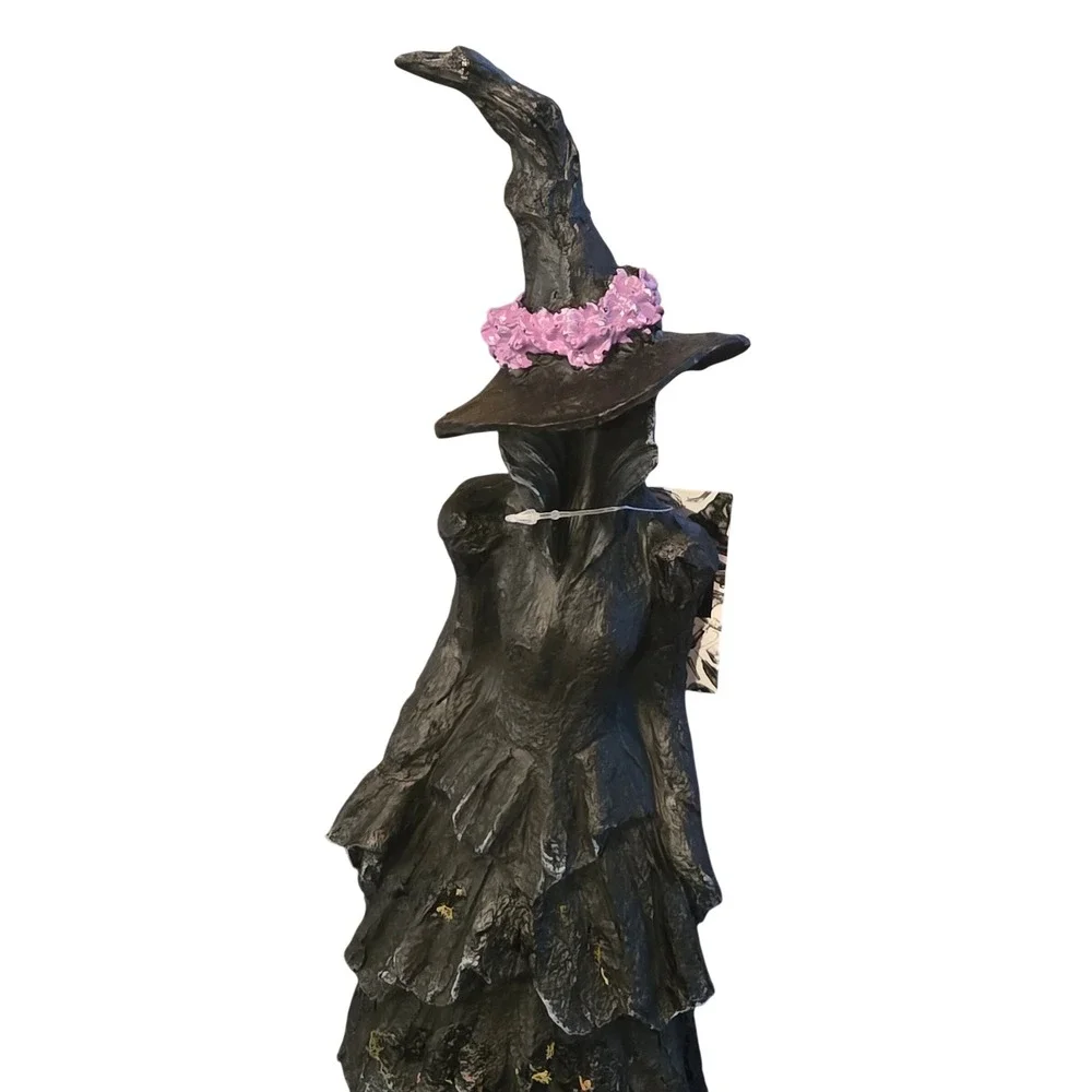 Tahari halloween tree