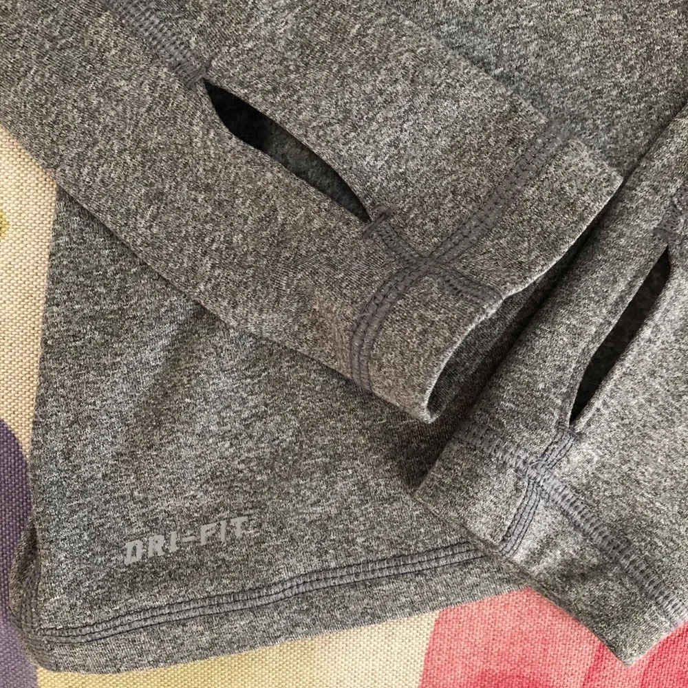 Warm Nike 1/2 zip pullover