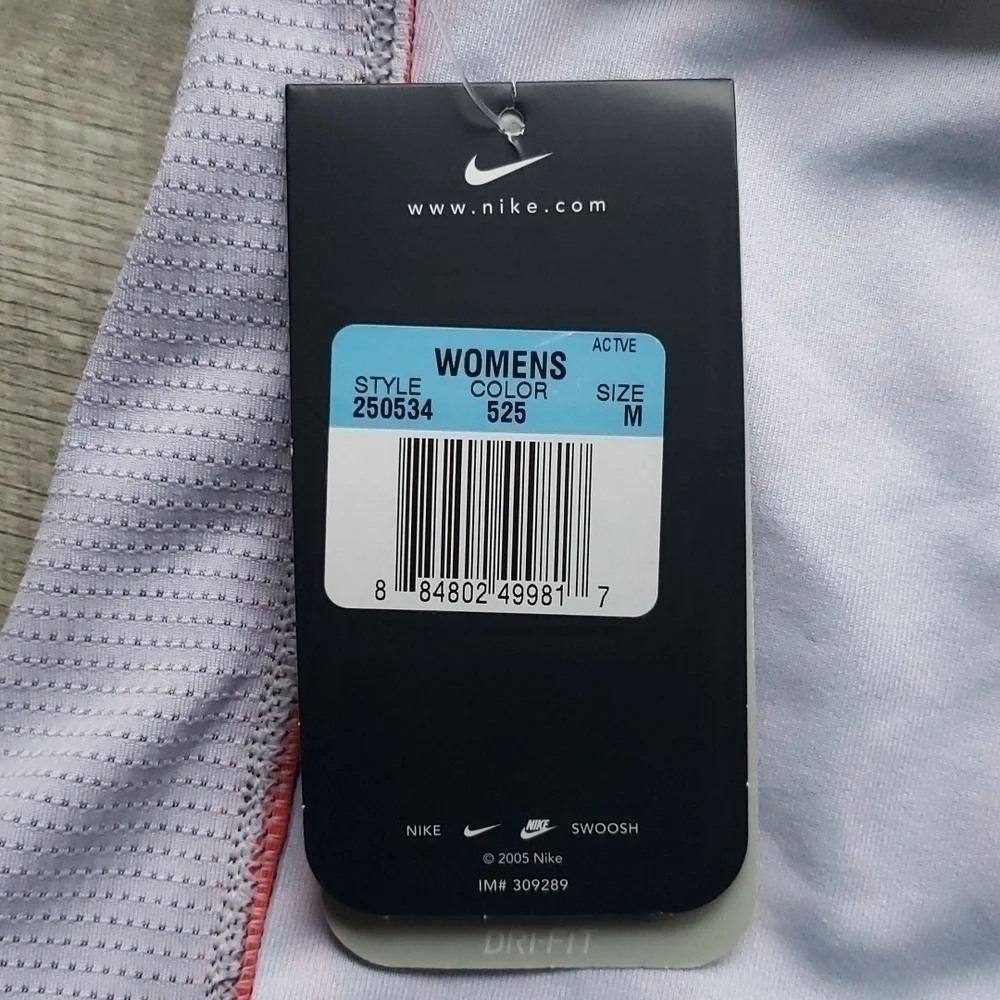 𝅺NWT Nike Women Dri-Fit Workout Top Black Red M