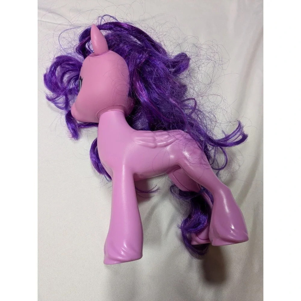 Hasbro dash horse good