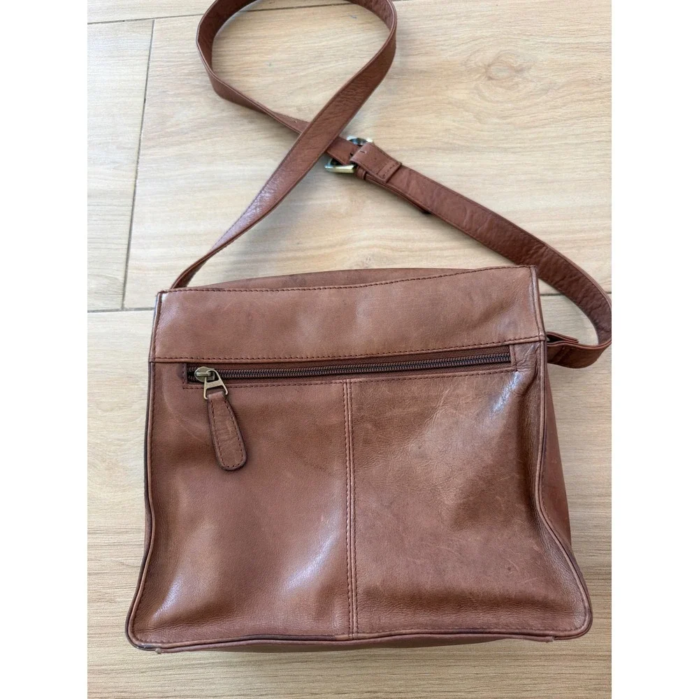 MC‎ Marc Chantal Brown Leather Studded Coin Medallion Crossbody Bag Vintage
