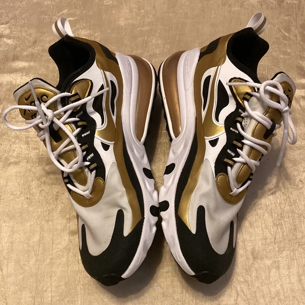Nike excellent white