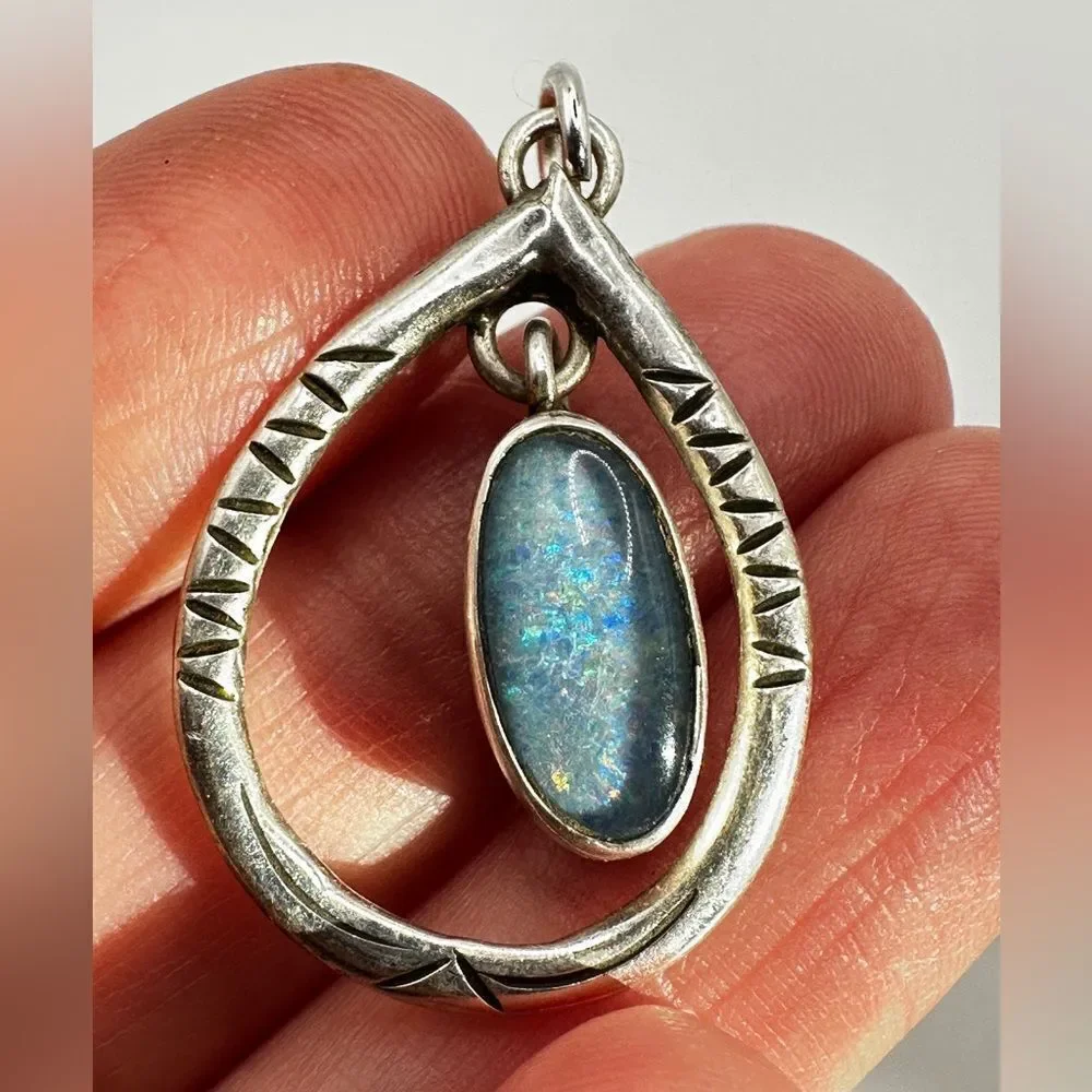 N/A vintage altered 💎gemstone