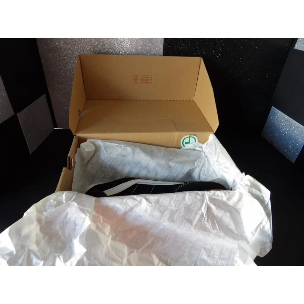 Vans sneakers or