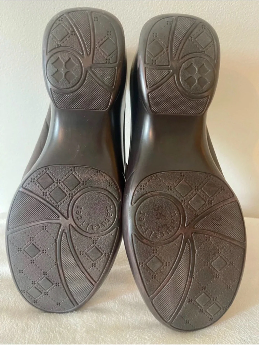 Naturalizer brown leather