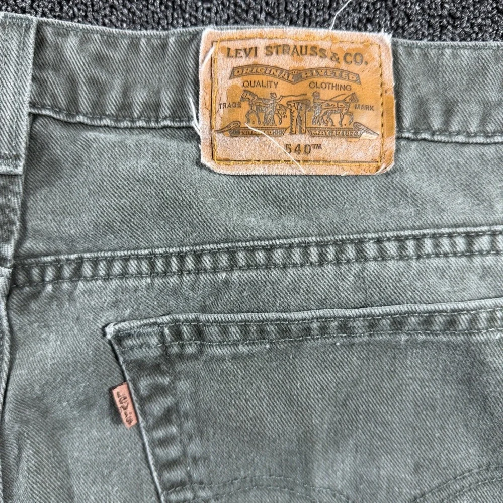 Levis ships usps