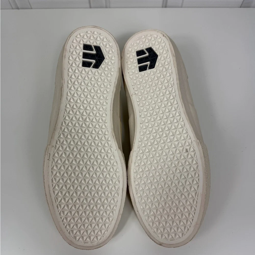 Etnies 10 shoe