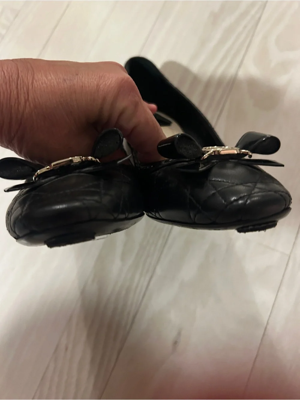 Dior bow heels logo