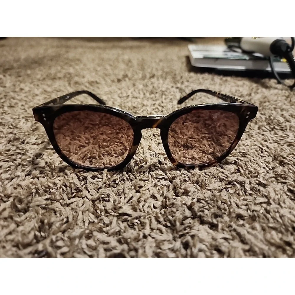 Bobby‎ Brown The Cassandra's Sun Glasses