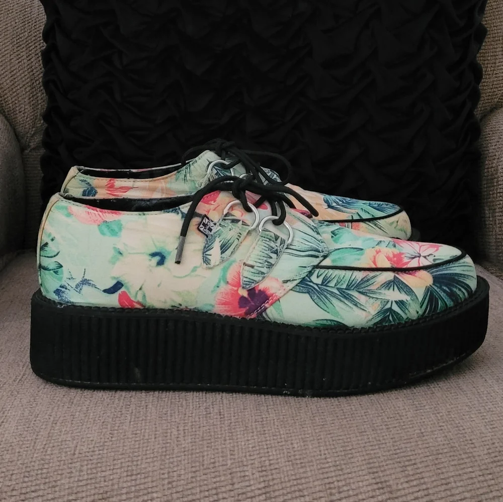 tuk metal creepers size
