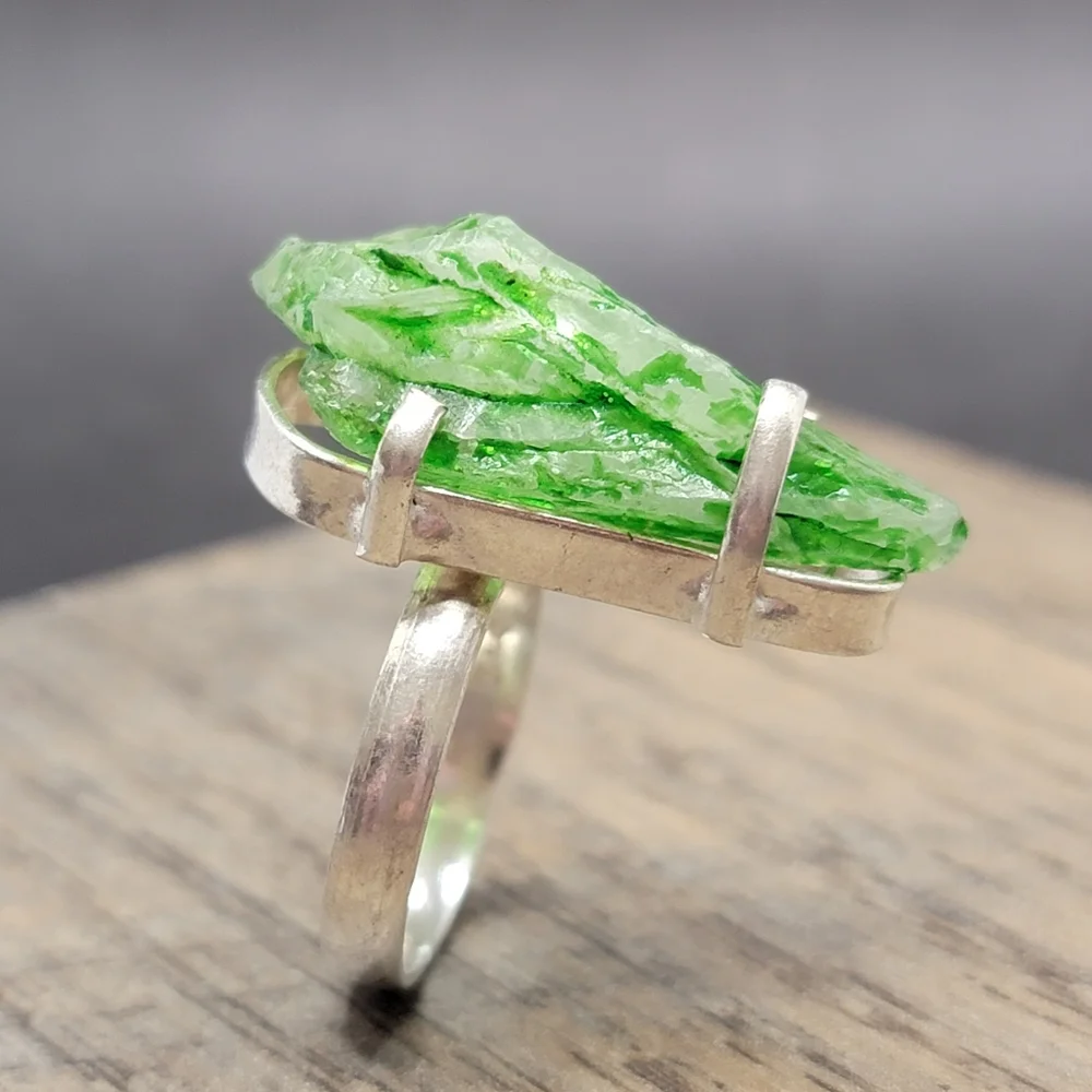 925 Green Dyed Quartz Crystal Ring Stone  Size 7.5