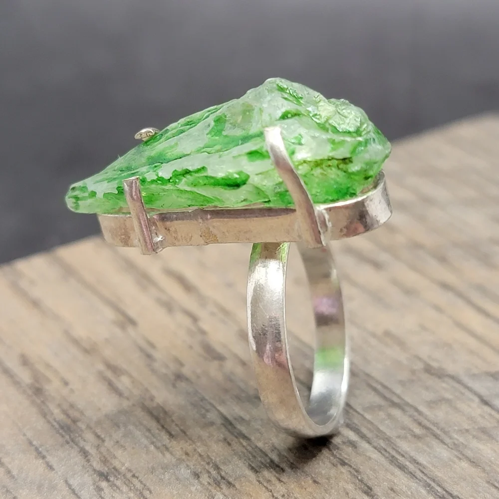 925 Green Dyed Quartz Crystal Ring Stone  Size 7.5