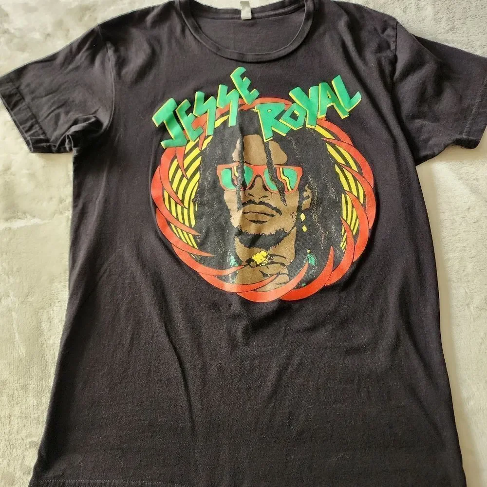 Cotton Heritage Jesse Royal Tshirt With Graphics Size Medium