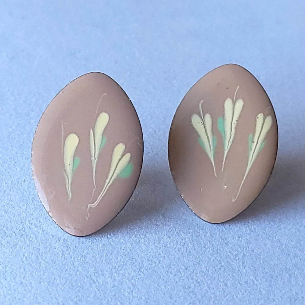 Vintage enamel flower