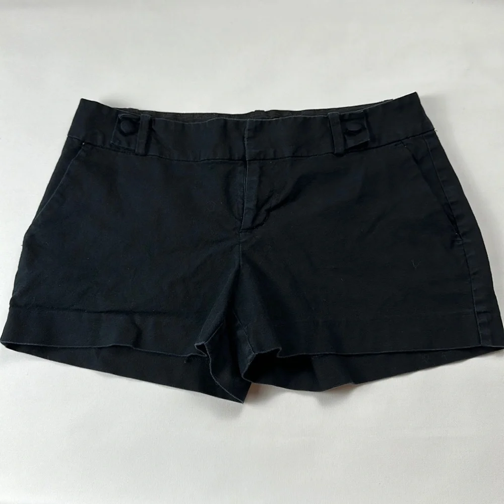 Banana Republic black ryan fit shorts with side pockets. Size 8