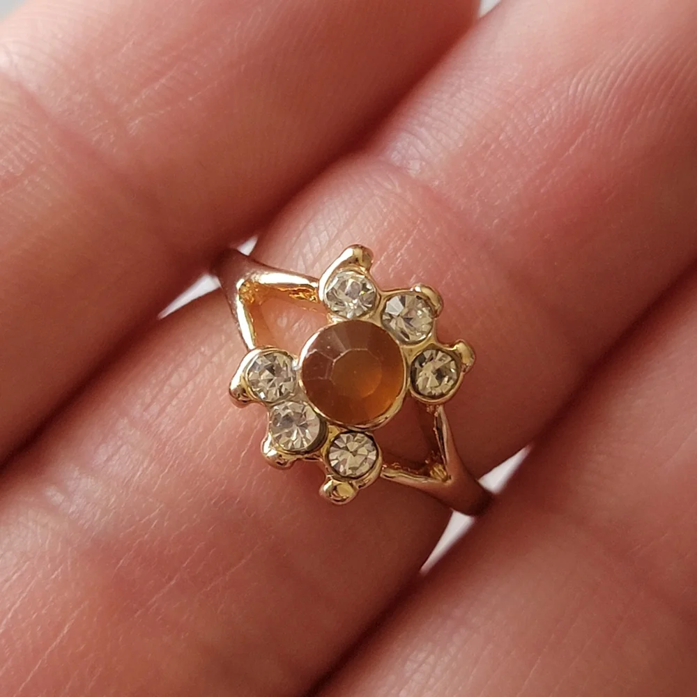 Gold Tone Fashion Ring Rhinestone