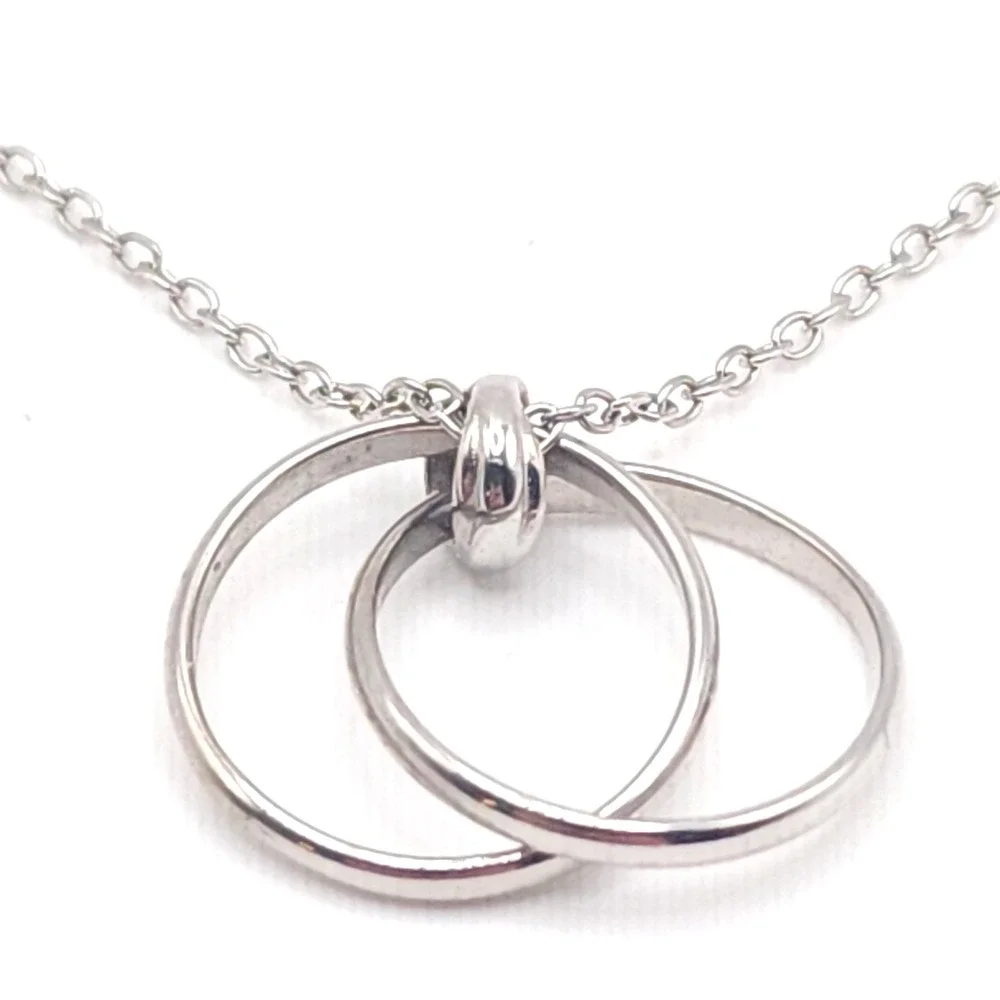 Silver‎ Tone Double Ring Pendant Necklace – 18″ Adjustable Lobster Clasp Rolo