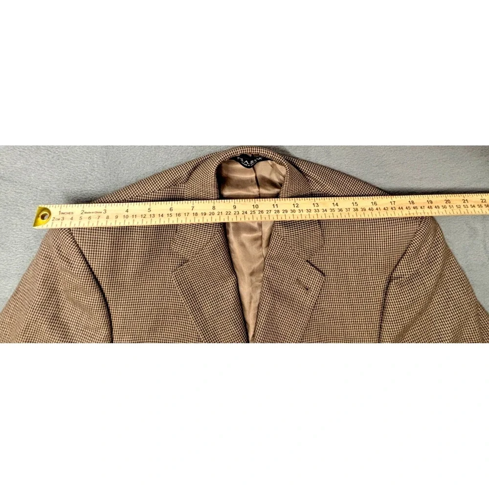 Jos. A. Bank size 40