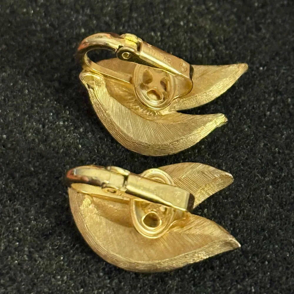 Trifari crown gold