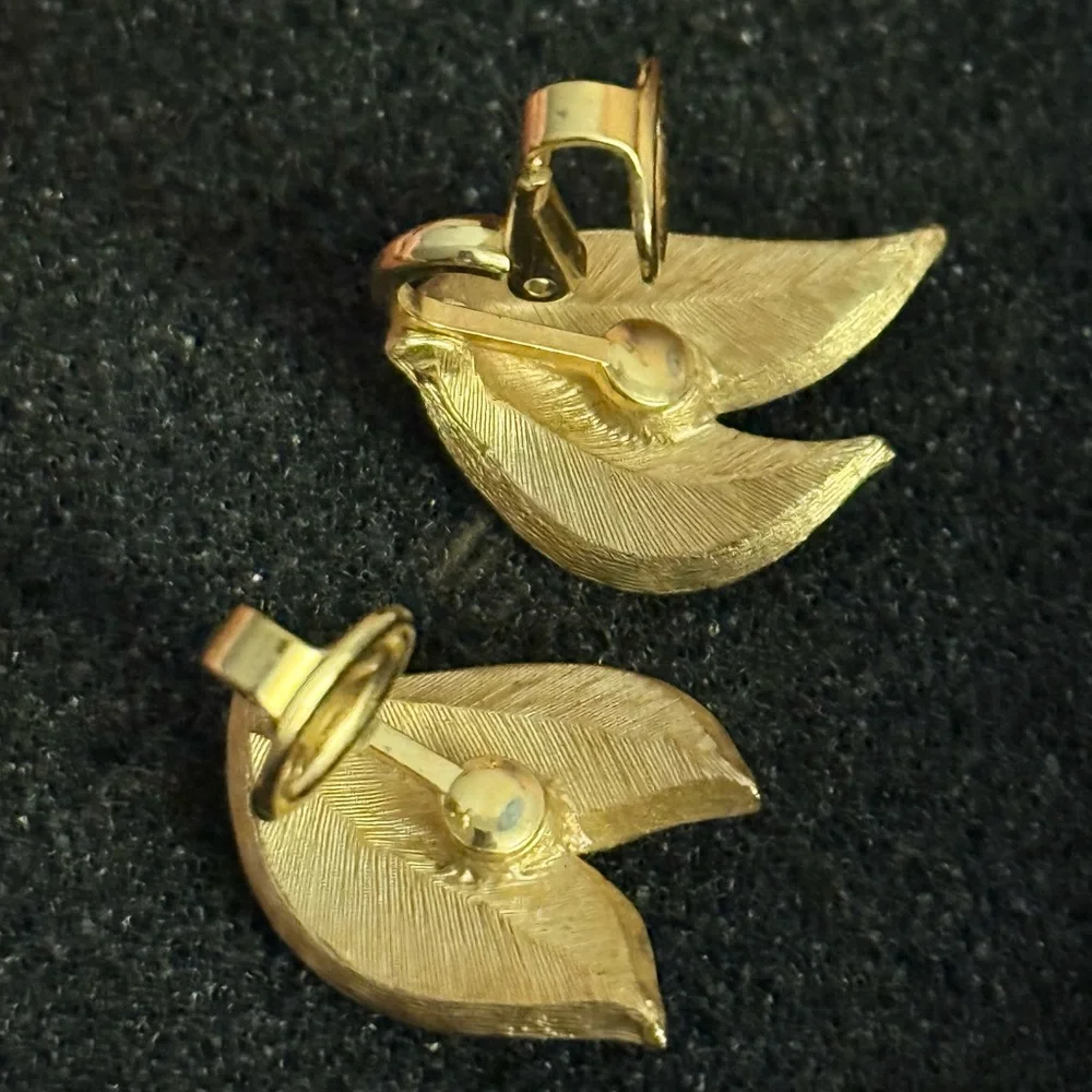 Trifari crown gold