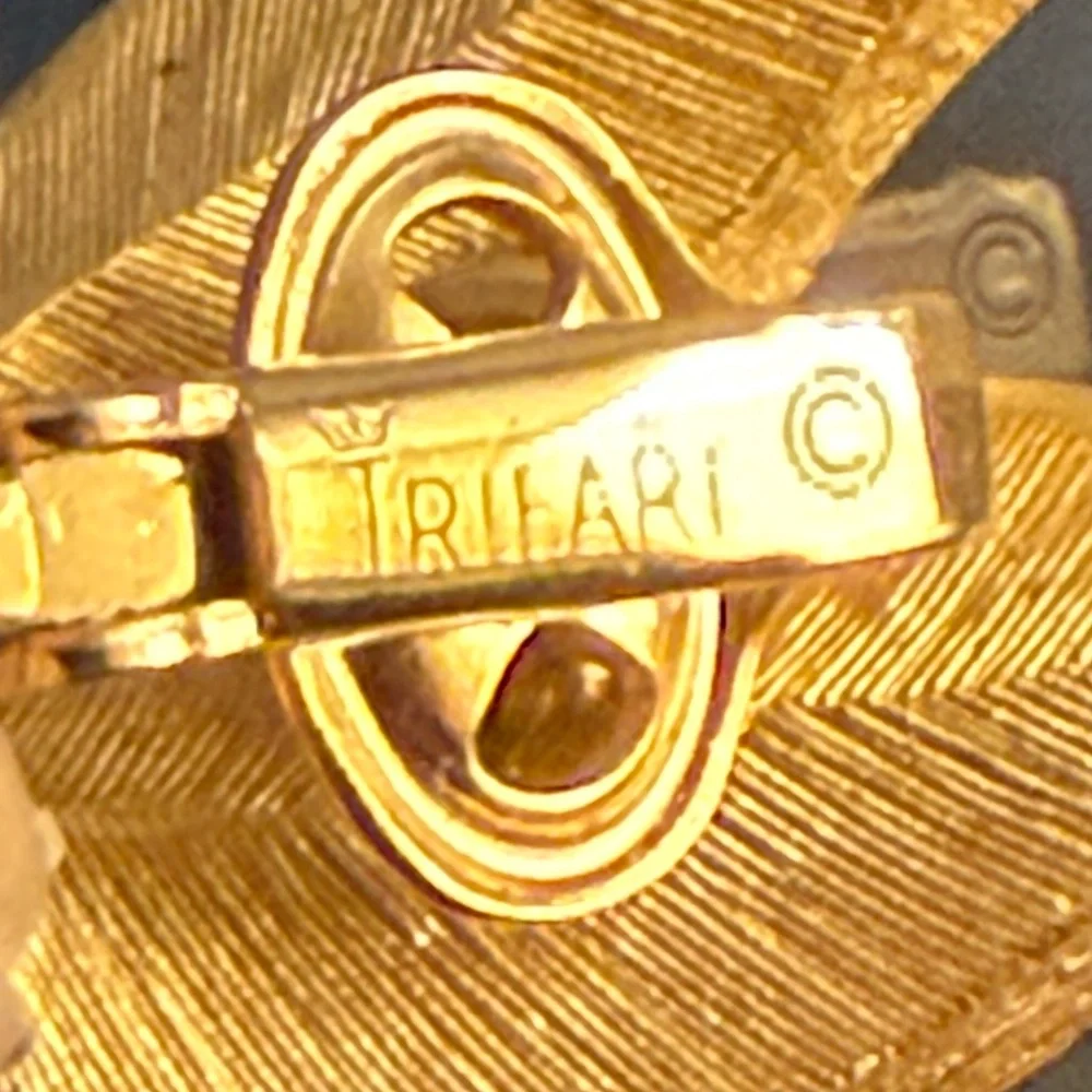 Trifari crown gold