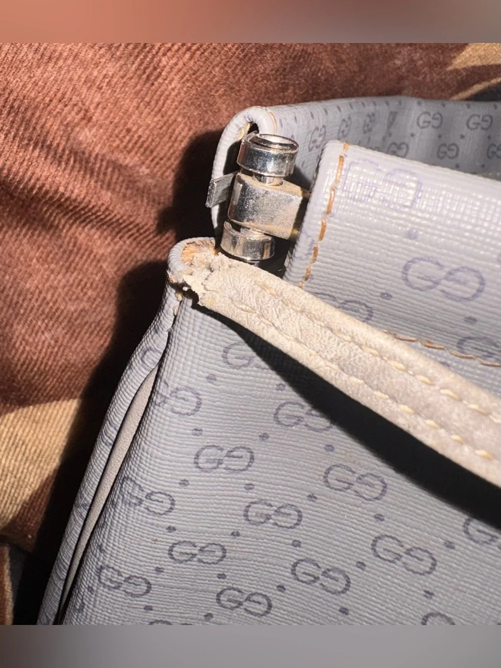 Gucci classic monogram