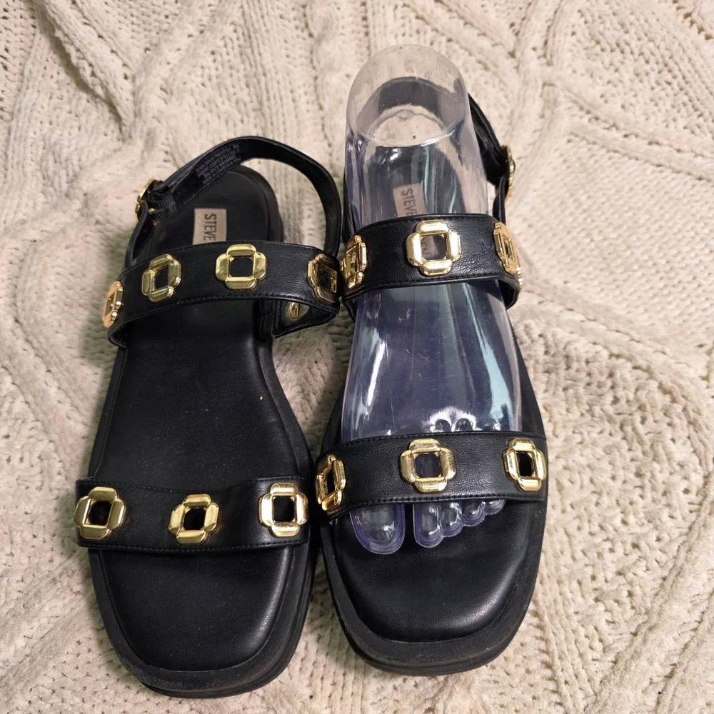 Steve Madden Flatform Platform Sandals Black Gold Rivet Milan Women 8M Excellent