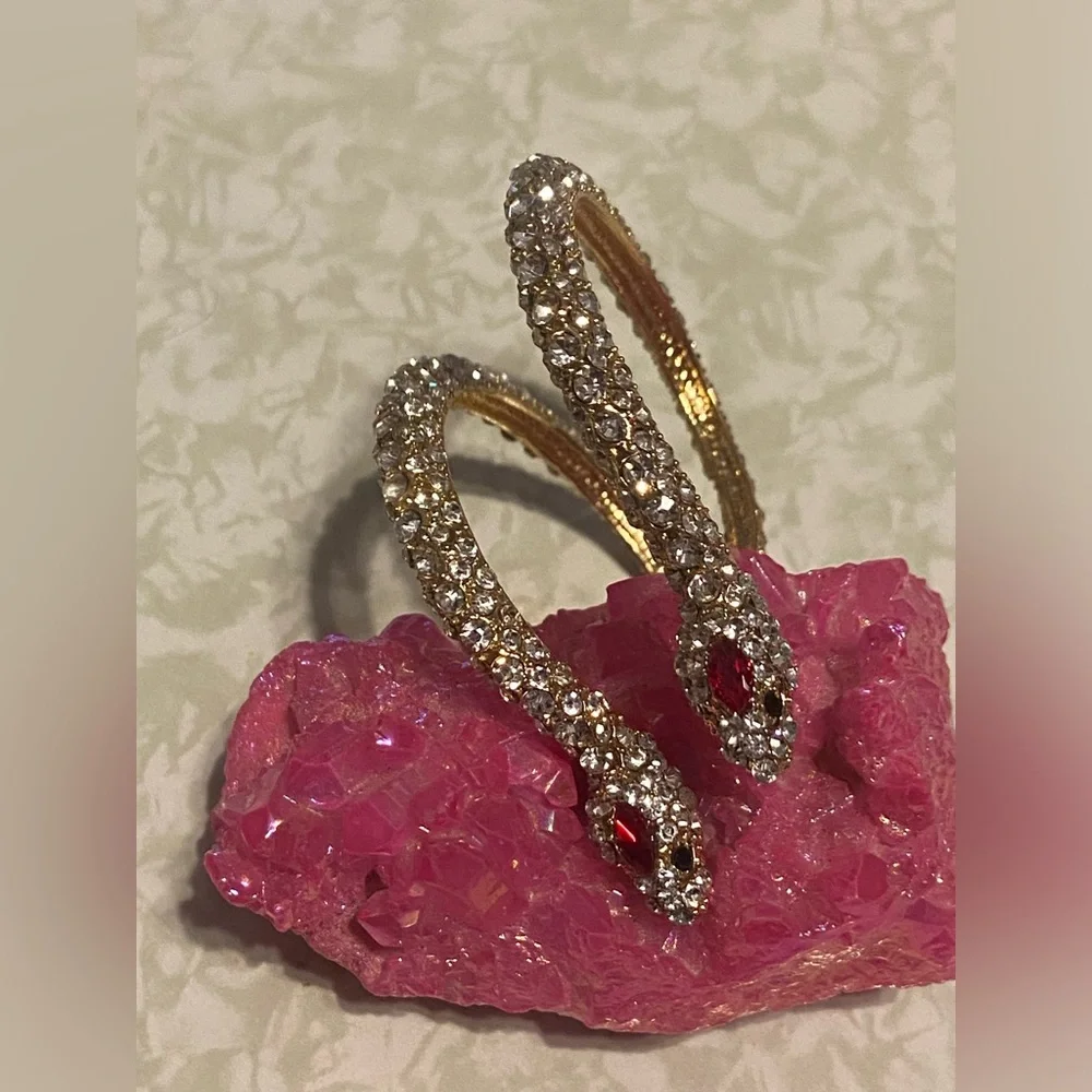 N/A earrings are