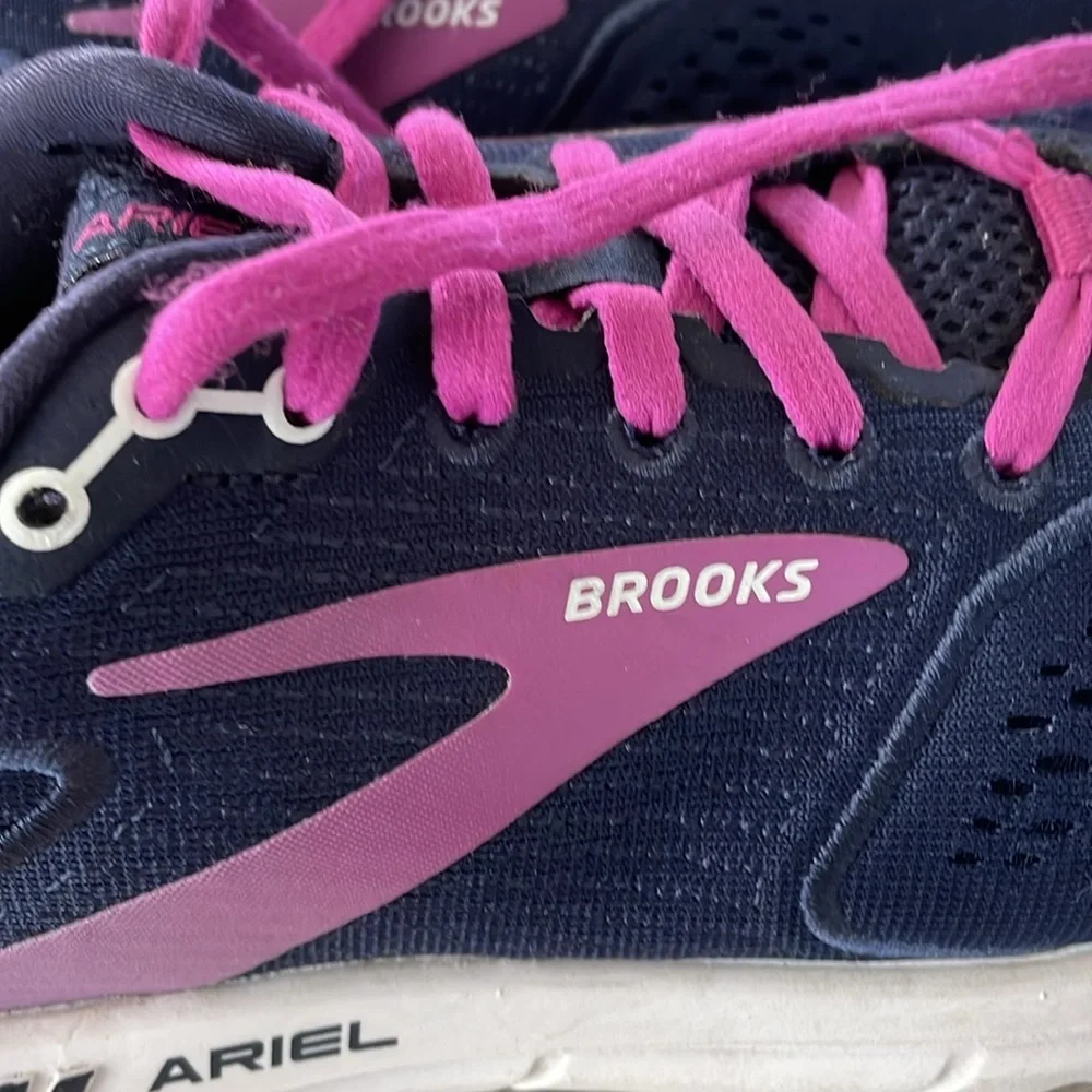 Brooks Ariel '20 8W road-running model Peacoat/Vivid Viola/White high stability