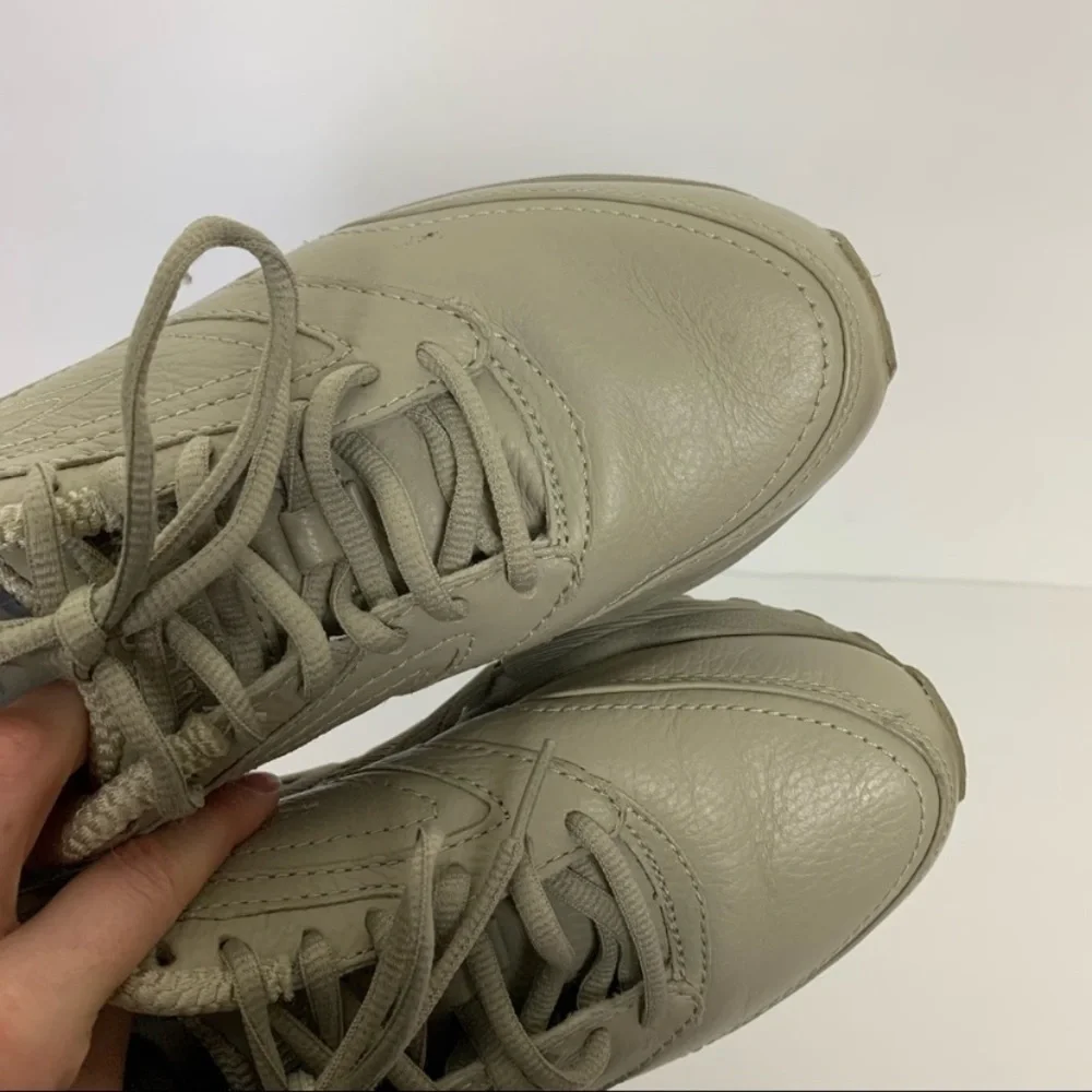 Brooks addiction walker shoes size 7.5 comfort
