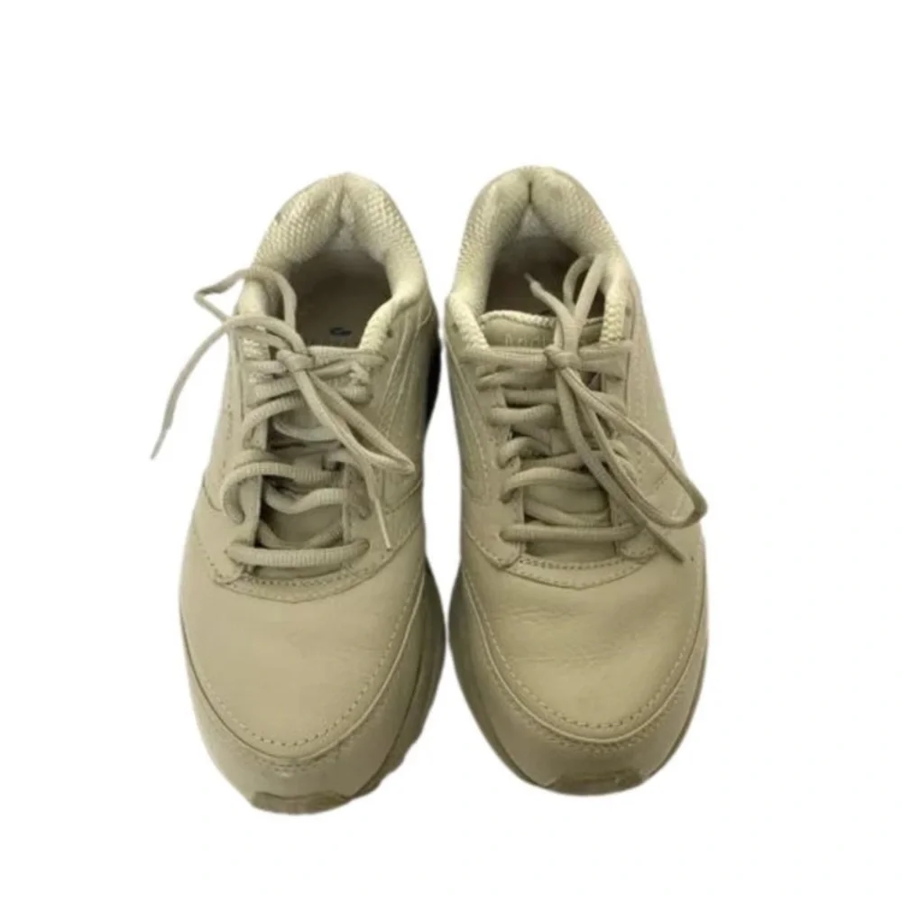 Brooks addiction walker shoes size 7.5 comfort