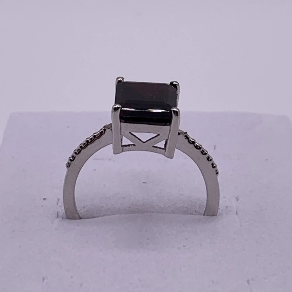 N/A emerald cut